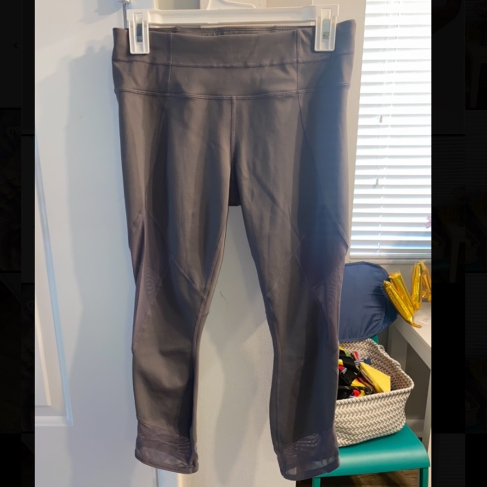 Athleta Aura Sonar Capri Leggings